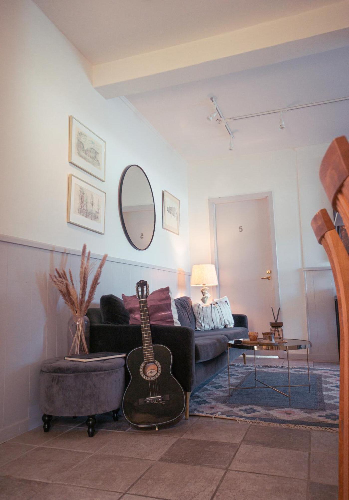 Apartment Haha Light *